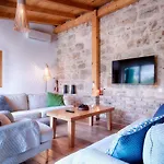 Βίλα Stone Lemon With Pool In