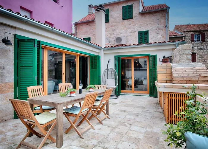 Βίλα Stone Lemon With Pool In *