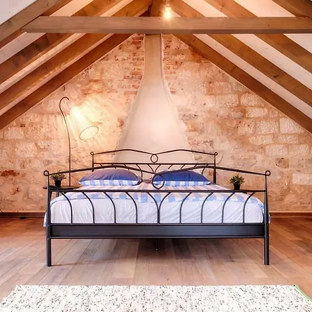 Stone Lemon With Pool In *