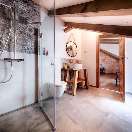 Vila Stone Lemon With Pool In