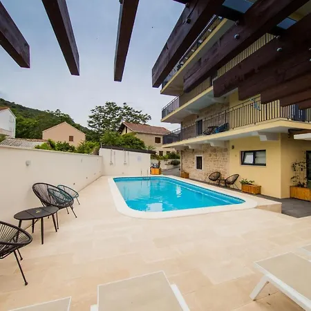 Stone Lemon With Pool In *